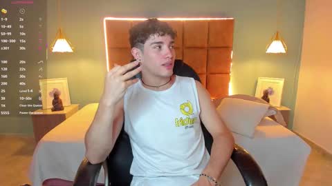 Snapshot of alejootwink chatting on 10/23/25, 02:22 ALejoo Saenz online show from 10/23/25, 02:22