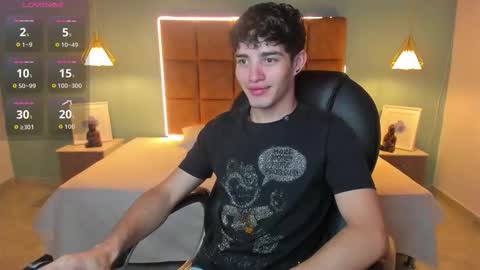 Snapshot of alejootwink chatting on 11/03/25, 12:46 ALejoo Saenz online show from 11/03/25, 12:46