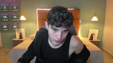 Snapshot of alejootwink chatting on 11/04/25, 01:16 ALejoo Saenz online show from 11/04/25, 01:16