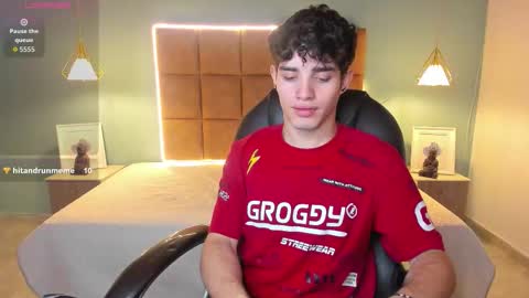 Snapshot of alejootwink chatting on 11/12/25, 02:45 ALejoo Saenz online show from 11/12/25, 02:45