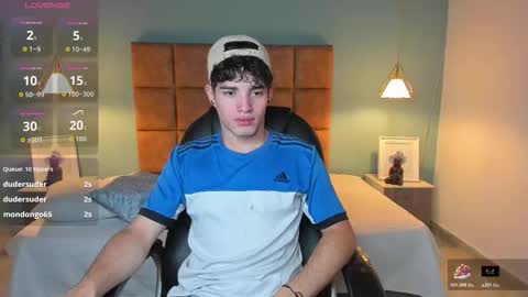 Snapshot of alejootwink chatting on 11/15/25, 04:10 ALejoo Saenz online show from 11/15/25, 04:10