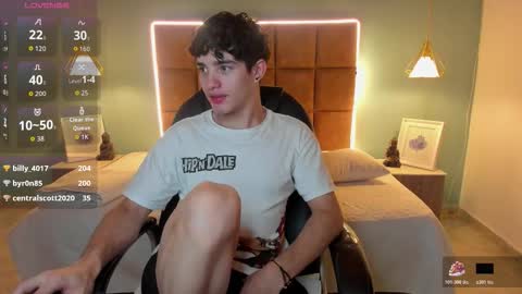 Snapshot of alejootwink chatting on 11/19/25, 06:35 ALejoo Saenz online show from 11/19/25, 06:35