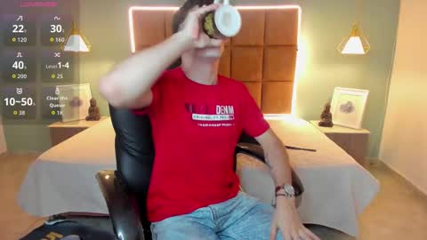 Snapshot of alejootwink chatting on 11/21/25, 05:17 ALejoo Saenz online show from 11/21/25, 05:17