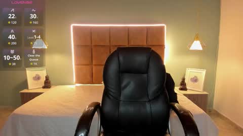 Snapshot of alejootwink chatting on 11/22/25, 12:31 ALejoo Saenz online show from 11/22/25, 12:31