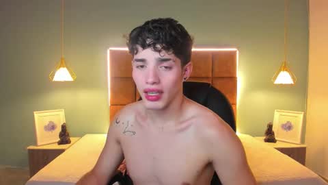 Snapshot of alejootwink chatting on 12/17/25, 11:55 ALejoo Saenz online show from 12/17/25, 11:55