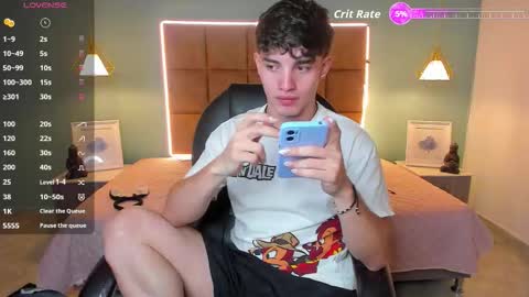 Snapshot of alejootwink chatting on 01/09/26, 01:08 ALejoo Saenz online show from 01/09/26, 01:08