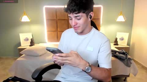 Snapshot of alejootwink chatting on 02/27/26, 11:27 ALejoo Saenz online show from 02/27/26, 11:27