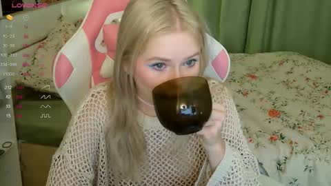 Lexi online show from 10/06/25, 03:04