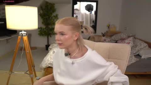 Lexi online show from 12/05/25, 04:10