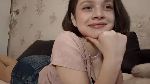 Snapshot of aleksamoon9 chatting on 06/10/26, 11:53 aleksamoon9 online show from 06/10/26, 11:53