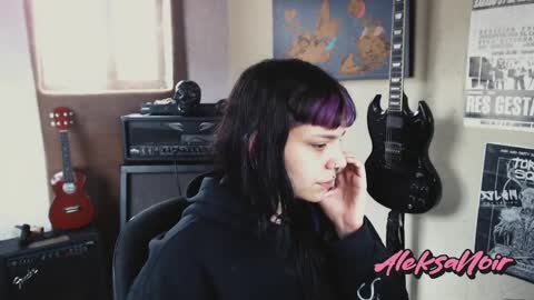 Snapshot of aleksanoir chatting on 09/18/25, 03:14 AleksaNoir online show from 09/18/25, 03:14