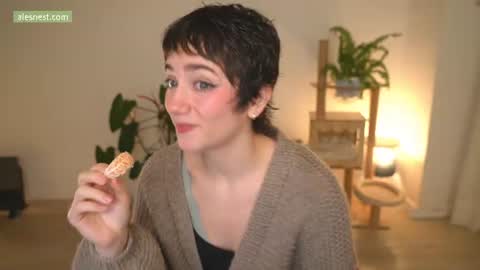 Snapshot of alemaniababe chatting on 06/21/26, 12:35 Ale online show from 06/21/26, 12:35
