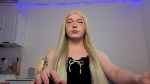 ALENA  INDEPENDENT MODEL online show from 04/19/26, 02:27