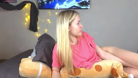 Alena online show from 11/25/25, 05:13