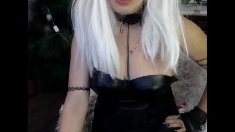 Snapshot of alenablack chatting on 12/23/24, 03:29 Luly online show from 12/23/24, 03:29