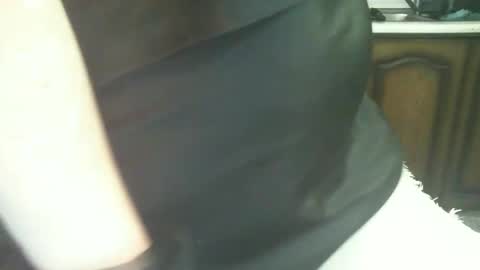 Snapshot of alenablack chatting on 12/28/24, 12:57 Luly online show from 12/28/24, 12:57