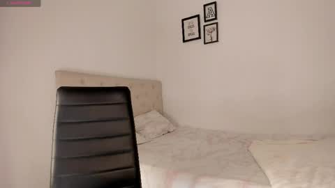 Snapshot of alesay_dreams chatting on 05/18/26, 02:40 Alesay online show from 05/18/26, 02:40