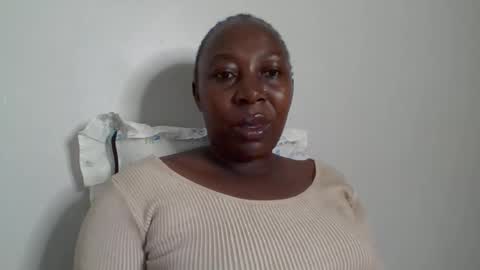 Noreen Kennth and Emilly online show from 11/25/25, 06:46