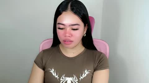 Snapshot of alesha_vibe_me chatting on 05/19/26, 01:33 alesha_vibe_me online show from 05/19/26, 01:33