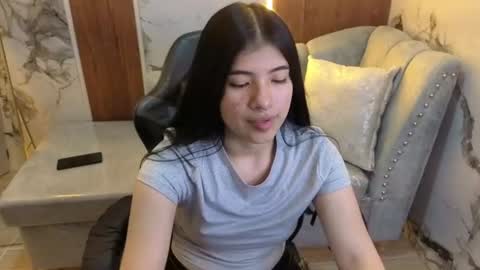Snapshot of alesia_v chatting on 07/02/26, 02:55 Live 1000pm 600am COLOMBIAN HOUR online show from 07/02/26, 02:55