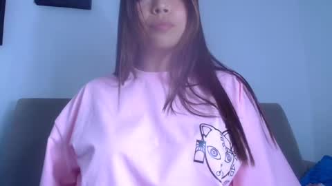 Snapshot of aleska_dollx chatting on 12/22/24, 01:01 QUEEN OFF MILk IM BACK 15 NOV online show from 12/22/24, 01:01