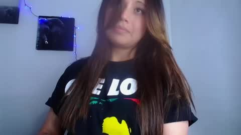 Snapshot of aleska_dollx chatting on 01/11/25, 09:36 QUEEN OFF MILk IM BACK 15 NOV online show from 01/11/25, 09:36