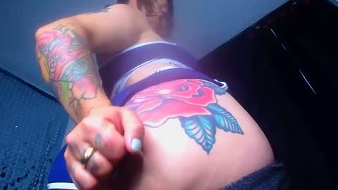 Snapshot of aleska_dollx chatting on 02/07/25, 11:03 QUEEN OFF MILk IM BACK 15 NOV online show from 02/07/25, 11:03