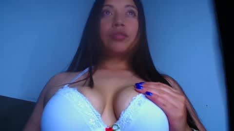 Snapshot of aleska_dollx chatting on 02/13/25, 02:34 QUEEN OFF MILk IM BACK 15 NOV online show from 02/13/25, 02:34