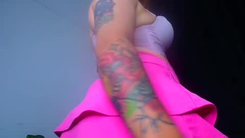 Snapshot of aleska_dollx chatting on 02/16/25, 01:25 QUEEN OFF MILk IM BACK 15 NOV online show from 02/16/25, 01:25