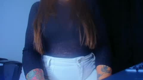 Snapshot of aleska_dollx chatting on 02/27/25, 02:10 QUEEN OFF MILk IM BACK 15 NOV online show from 02/27/25, 02:10