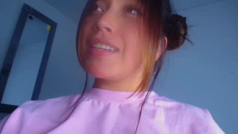 Snapshot of aleska_dollx chatting on 03/05/25, 11:16 QUEEN OFF MILk IM BACK 15 NOV online show from 03/05/25, 11:16