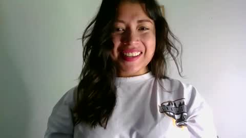 QUEEN OFF MILk  IM BACK  15 NOV online show from 04/01/26, 05:21