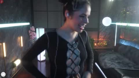 Alessa Goreng online show from 11/08/25, 08:36