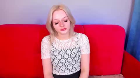 Snapshot of alessakiss chatting on 10/17/25, 01:42 alessakiss online show from 10/17/25, 01:42