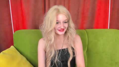 Snapshot of alessakiss chatting on 11/09/25, 02:15 alessakiss online show from 11/09/25, 02:15