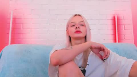 Snapshot of alessakiss chatting on 06/26/26, 02:05 alessakiss online show from 06/26/26, 02:05