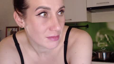 Sandra online show from 02/10/25, 04:25