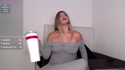 Alessandra Bloom online show from 04/11/26, 07:45