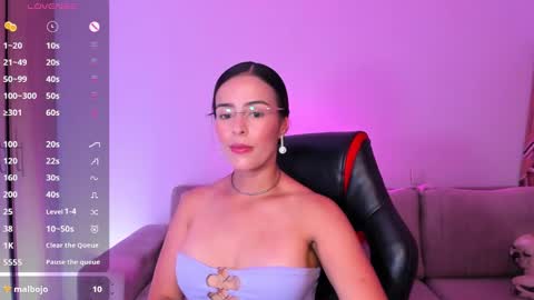 Snapshot of alessandramoreli chatting on 01/10/25, 11:39 AlessandraMoreli Its my birthday online show from 01/10/25, 11:39