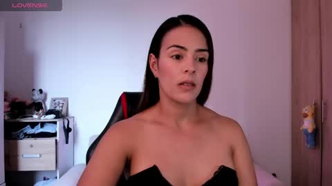 Snapshot of alessandramoreli chatting on 05/27/26, 05:32 AlessandraMoreli Its my birthday online show from 05/27/26, 05:32