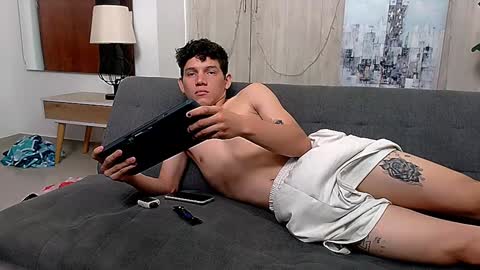 alessandrith104266 online show from 12/03/24, 08:38