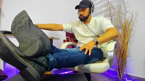 ALESSANDRO  WYE online show from 12/01/24, 09:04