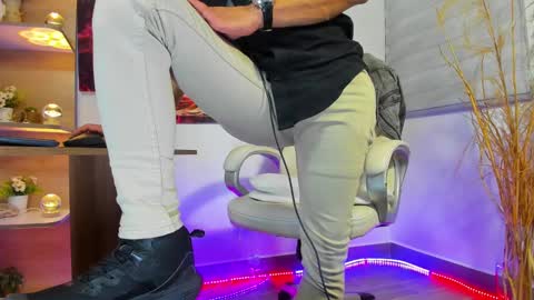 ALESSANDRO  WYE online show from 01/31/25, 08:22