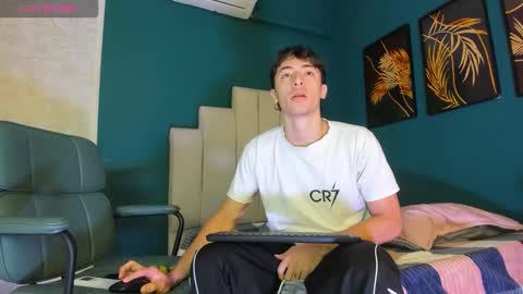 Alessandro Dybala online show from 12/22/25, 12:46