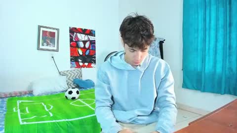 Snapshot of alessandro_dybala chatting on 06/03/26, 12:19 Alessandro Dybala online show from 06/03/26, 12:19