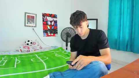 Snapshot of alessandro_dybala chatting on 07/11/26, 12:41 Alessandro Dybala online show from 07/11/26, 12:41