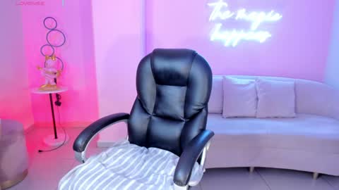 ALESSA ROMERO  online show from 02/04/25, 07:22