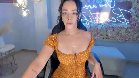 ALESSA ROMERO  online show from 11/04/25, 07:35
