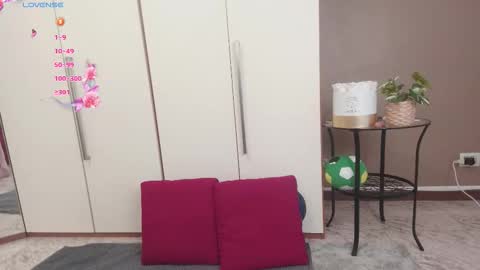 Snapshot of alessia_bloom_ chatting on 02/15/26, 08:27 alessia_bloom_ online show from 02/15/26, 08:27