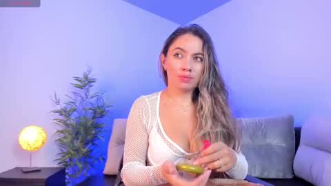 Snapshot of alessia_taylorr chatting on 02/18/25, 11:22 Alessia Everyday From 0530 to 1430 Col Time online show from 02/18/25, 11:22